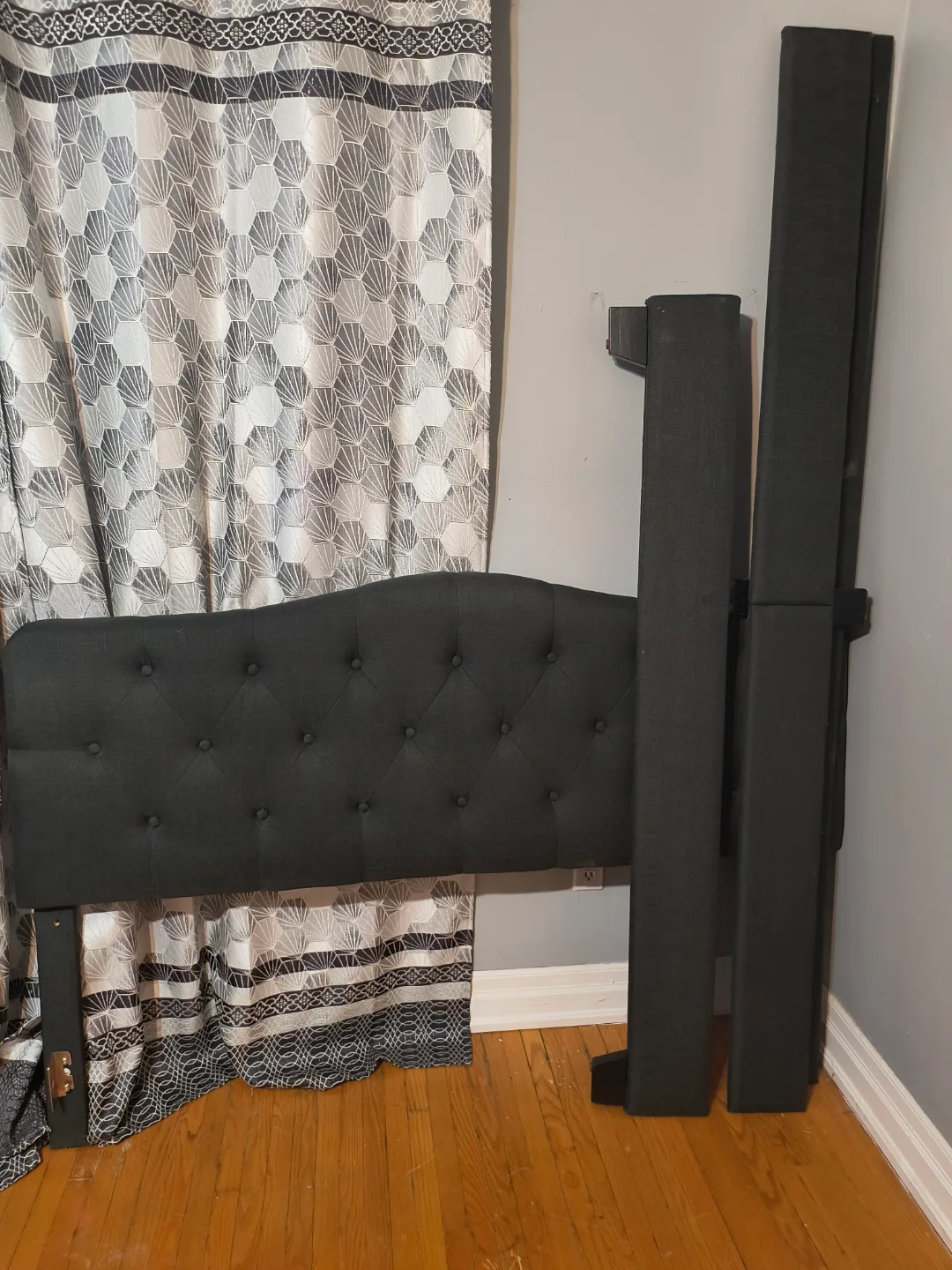 Queen Size Bedroom Set - Headboard image indicator(2)