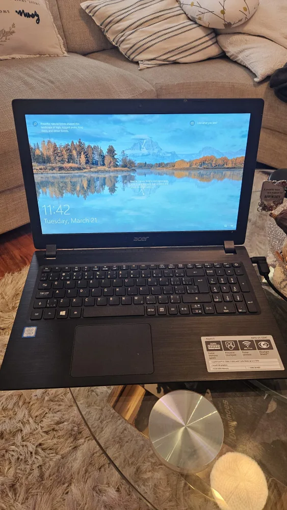 🇨🇦 17 inch Acer Laptop - specs in description image indicator(4)