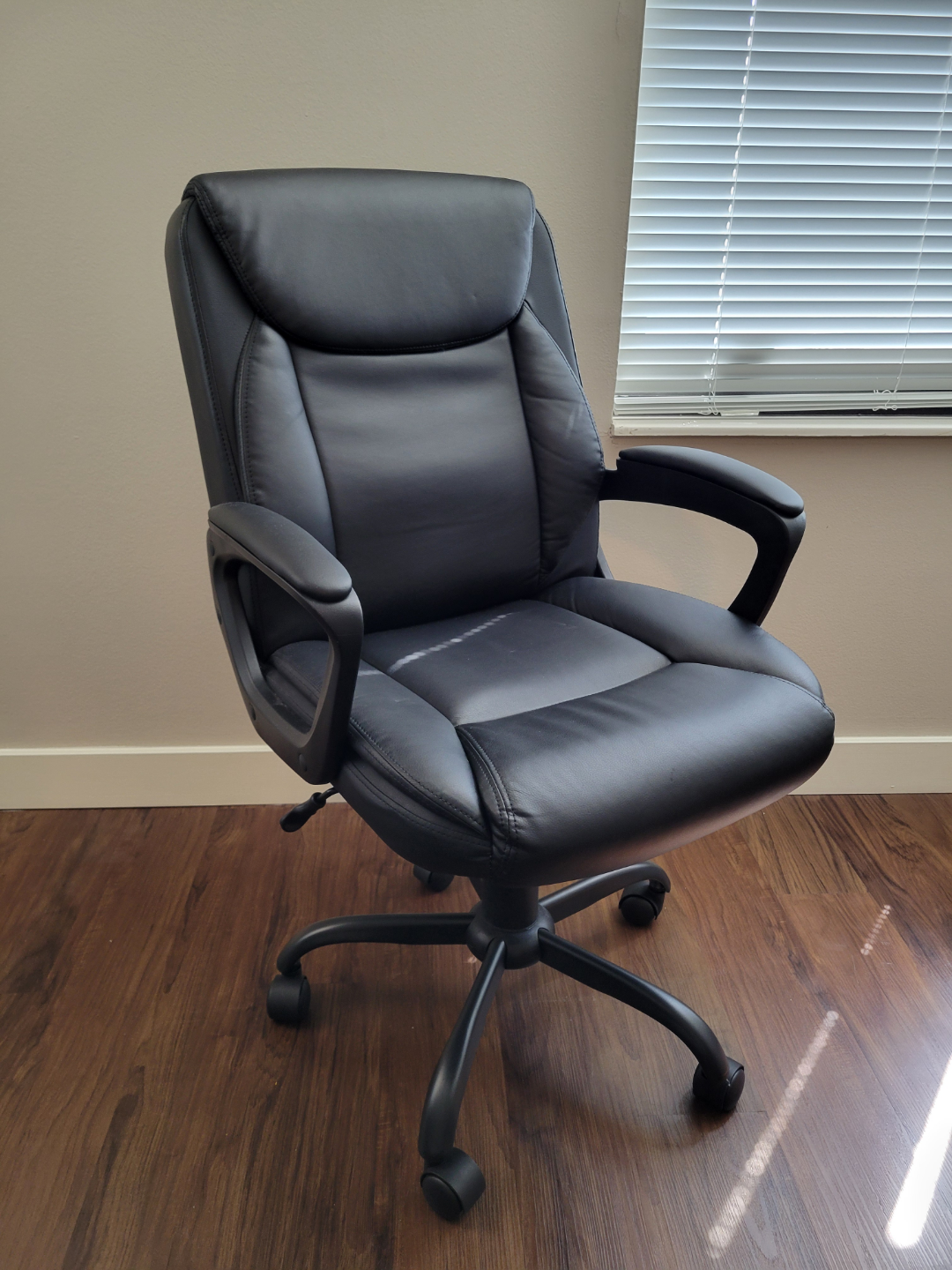 Executive Office Chair  Black, Adjustable