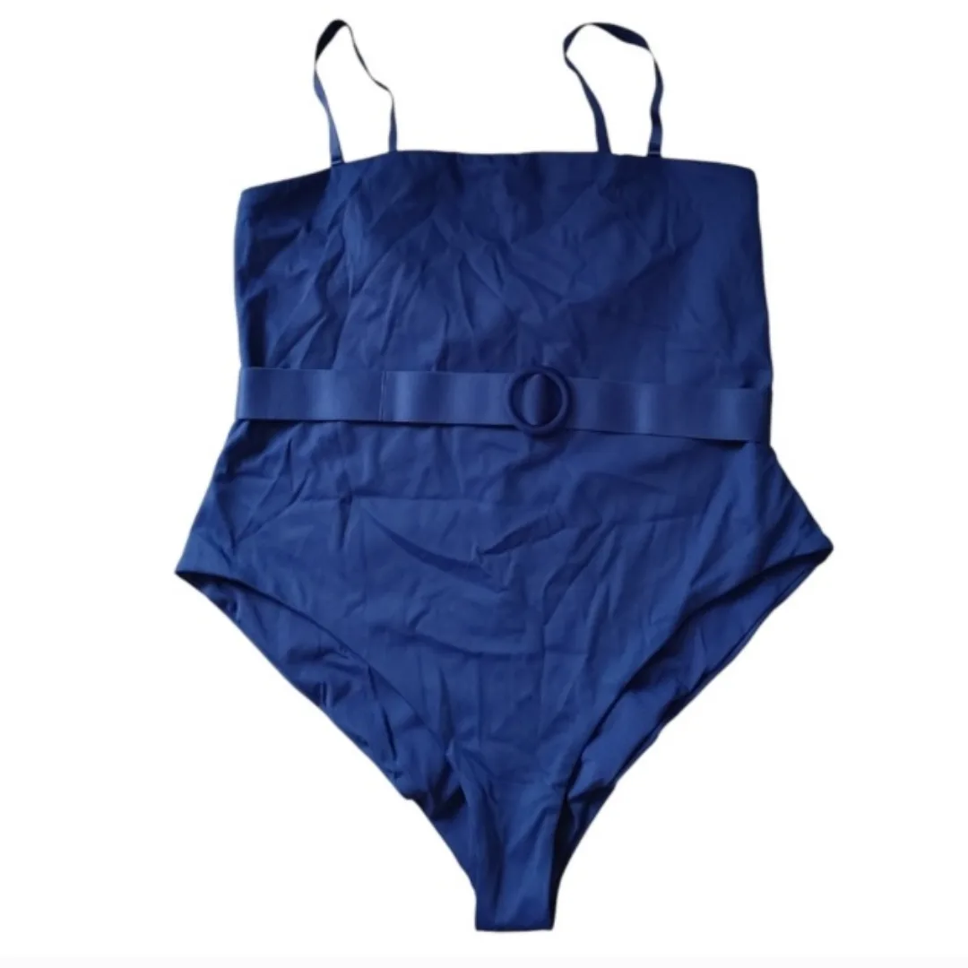 SKIMS Sculpting Swimsuit Strapless One Piece image indicator(2)