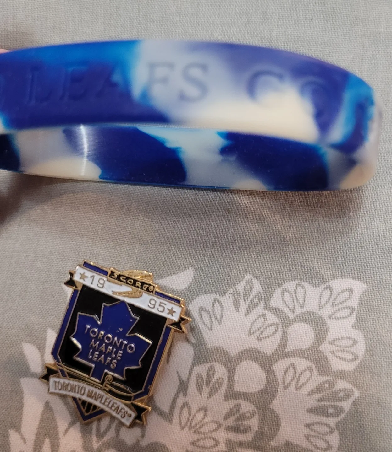 *Vintage*Toronto Maple Leafs 1995 Score Pin image indicator(3)