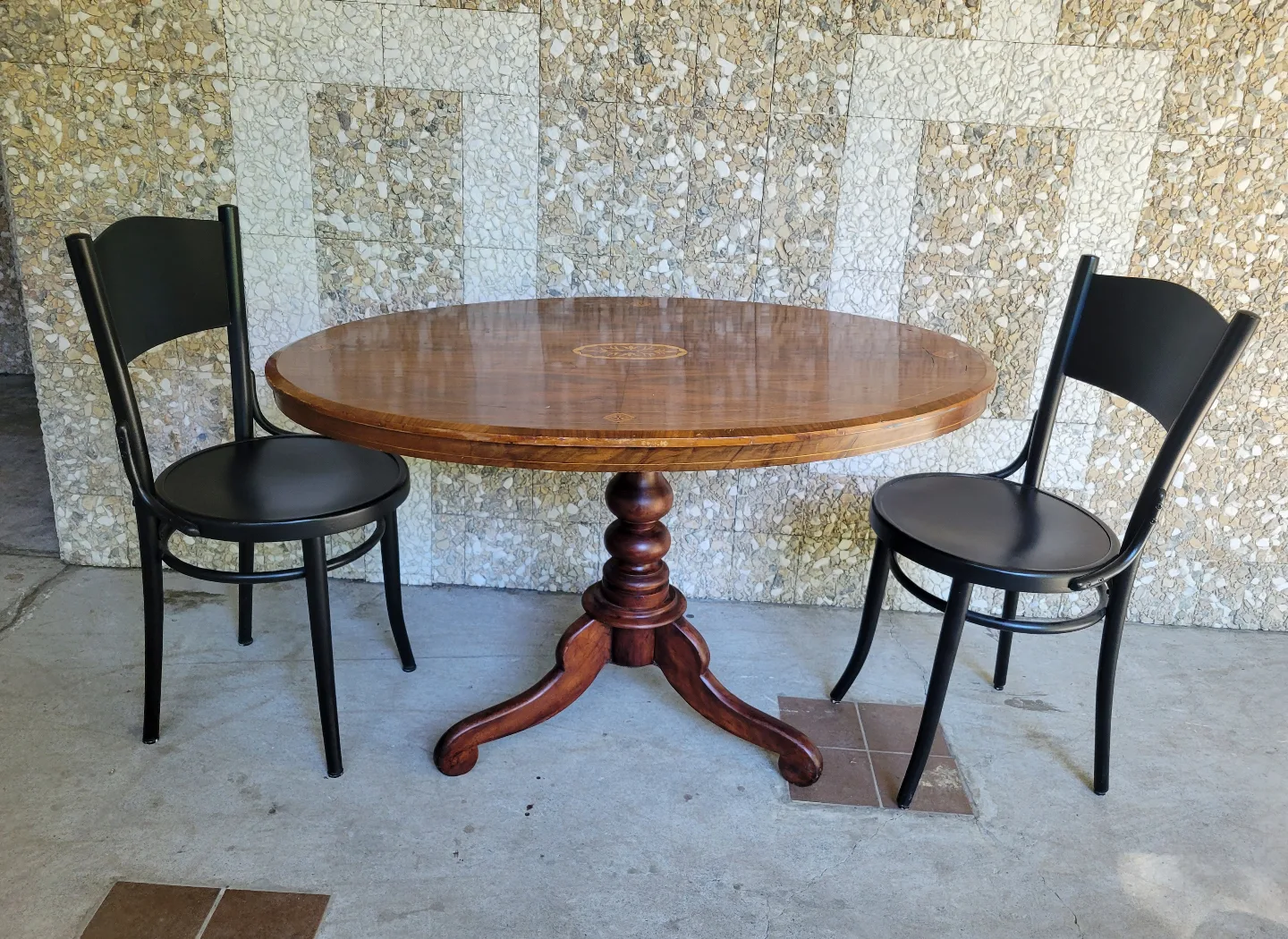 Vintage Art Deco Oval Pedestal Dining Table thumbnail