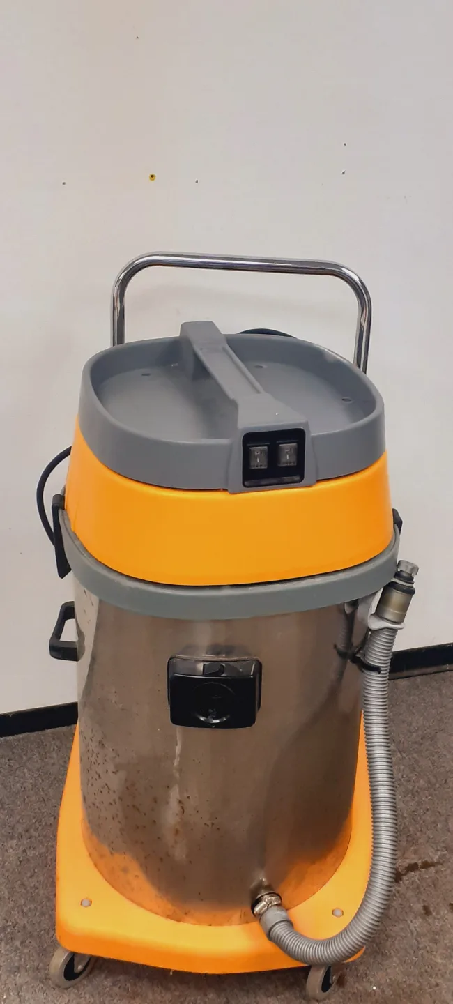 Industrial Wet/Dry Vacuum Cleaner thumbnail