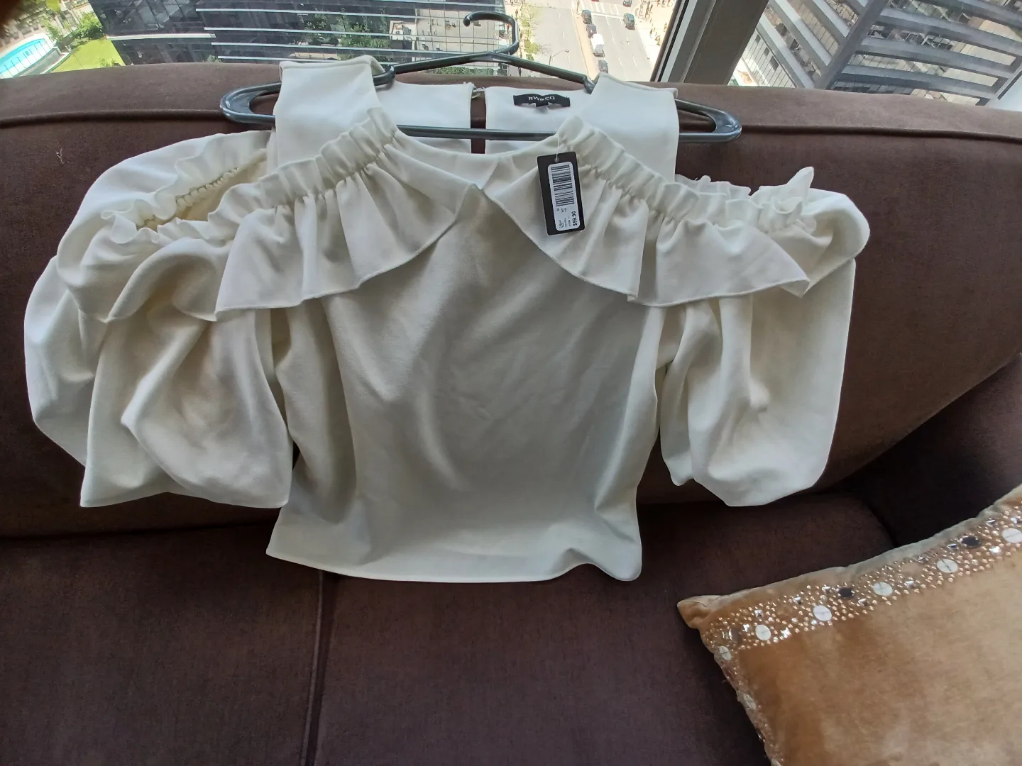 RW&CO Off-the-Shoulder Blouse, Size M, White image indicator(2)