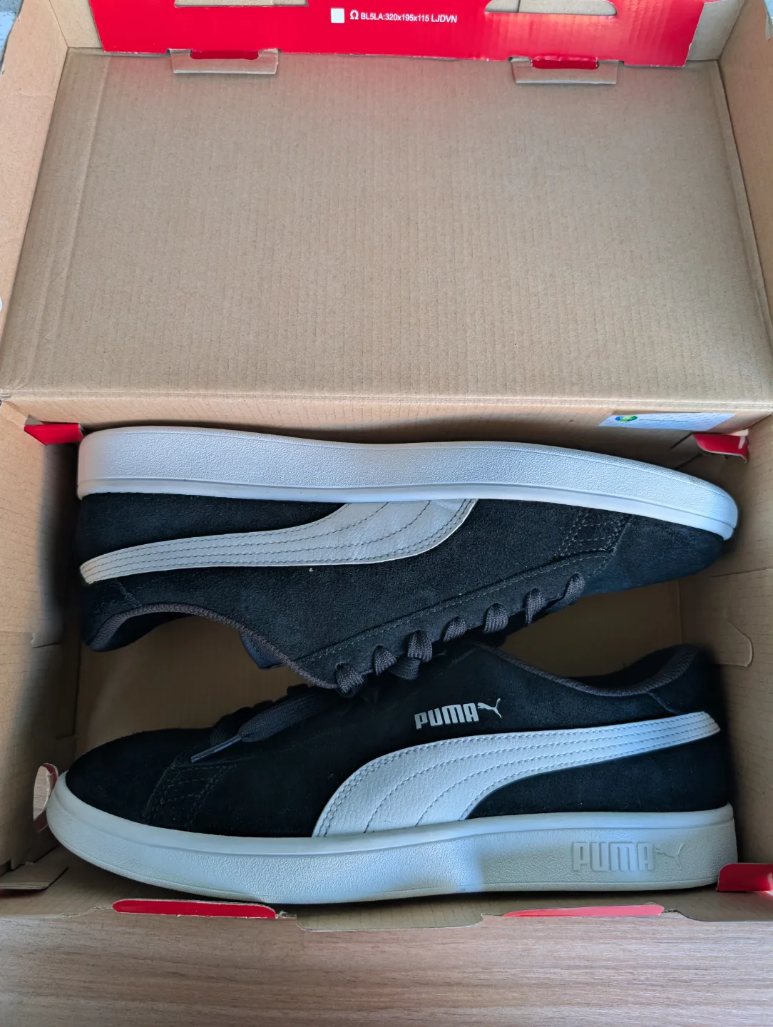 Puma Smash v2 Sneakers - Size 10.5 thumbnail
