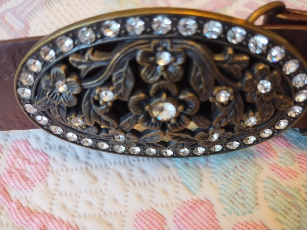 🧡Vintage Brown Leather Belt with Ornate Buckle image indicator(3)