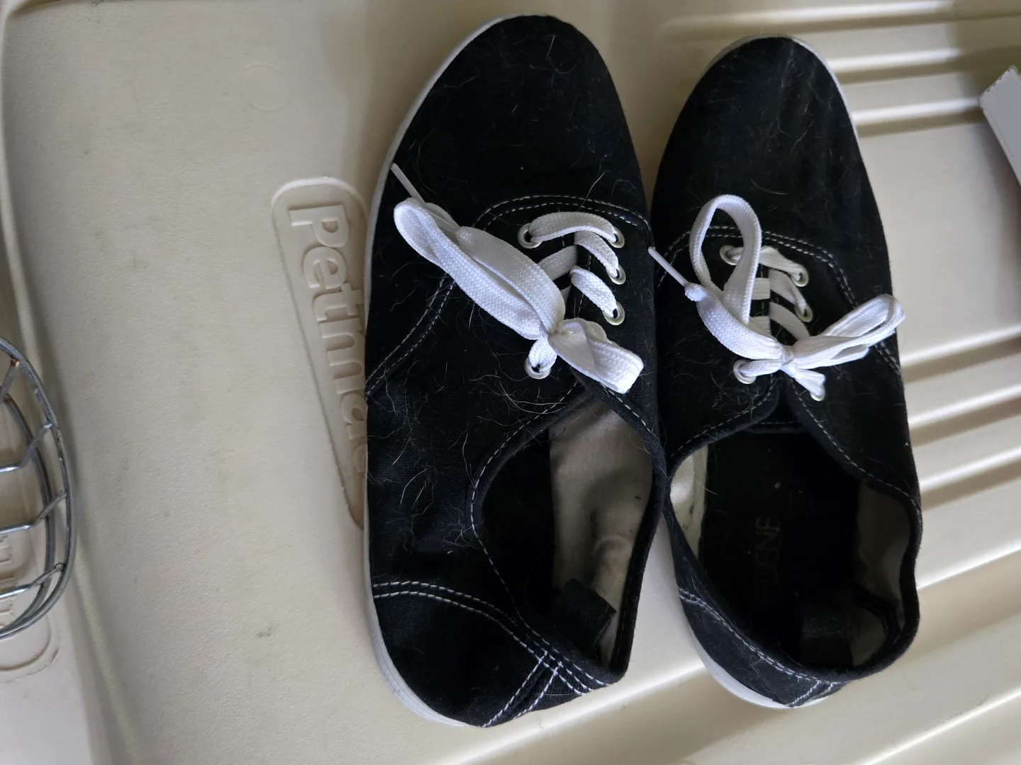 Black canvas shoes with white laces 🏒 thumbnail