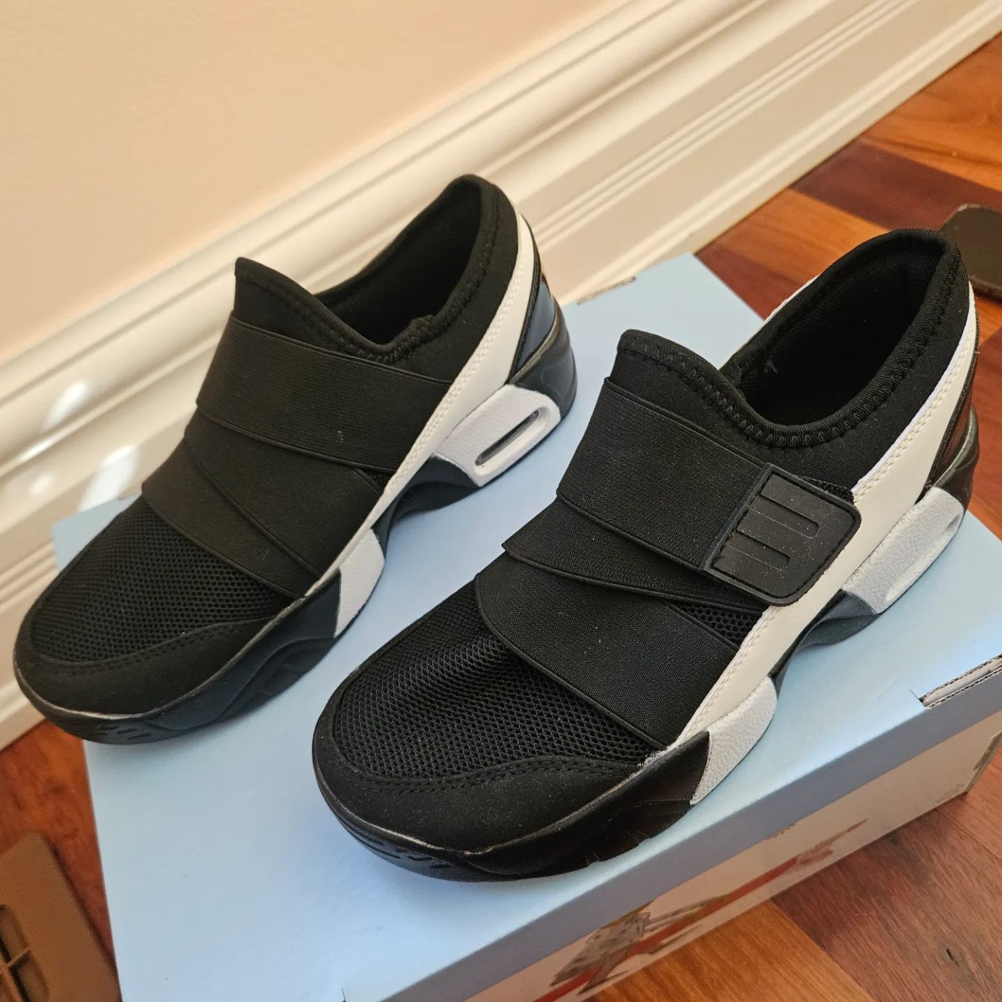 Women's Black and White Slip-On Sneakers image indicator(3)