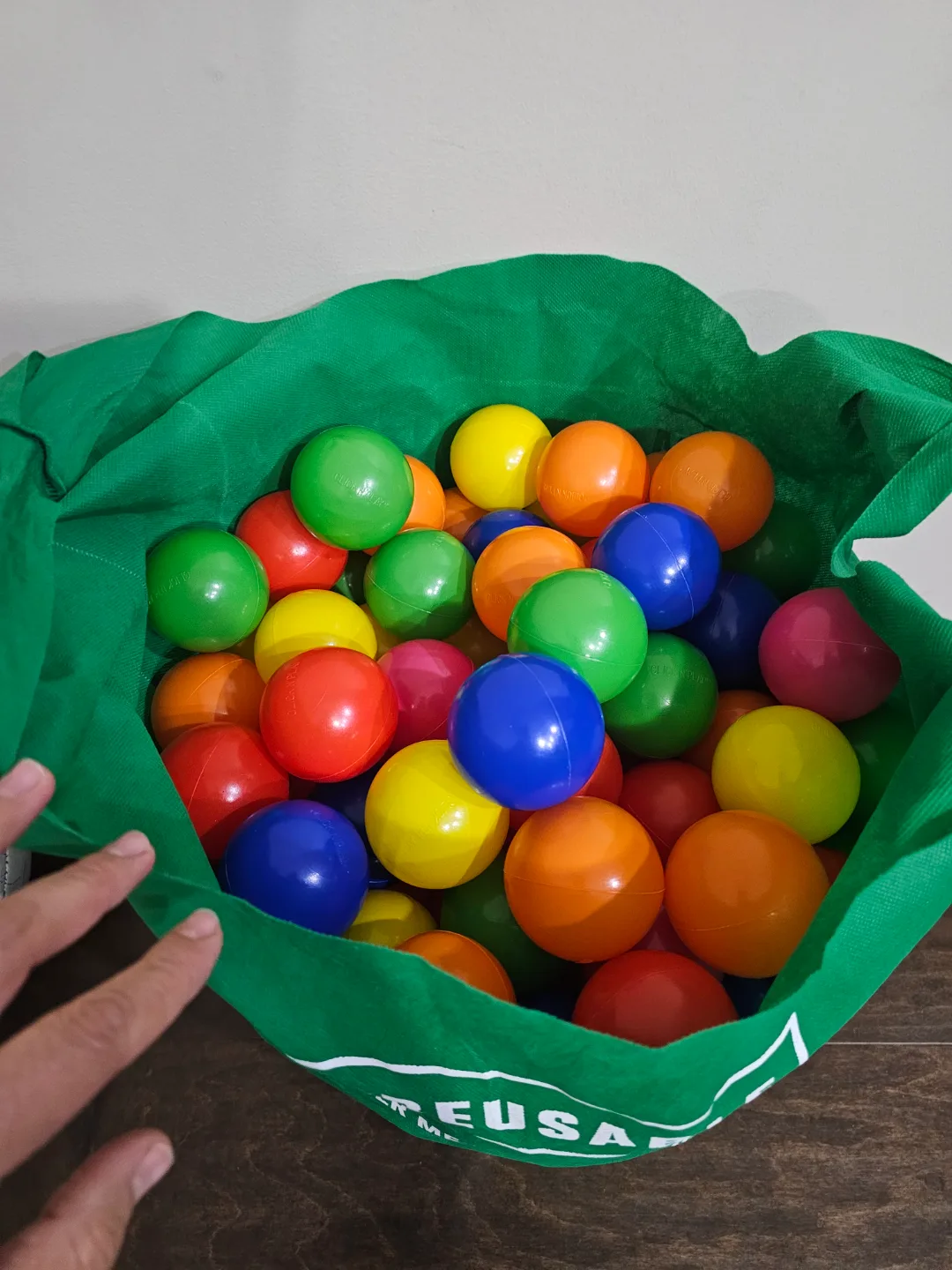 150 pieces plastic ball for kids image indicator(4)