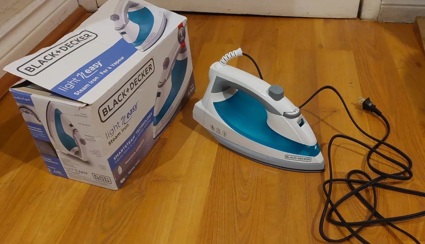 Black+Decker Light 'n Easy Steam Iron🧡 image indicator(2)