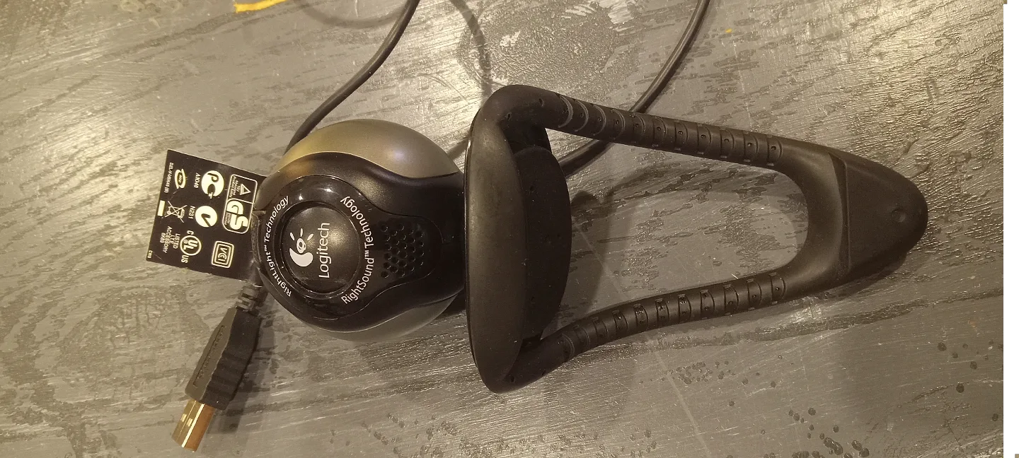Logitech QuickCam Pro for Notebooks thumbnail