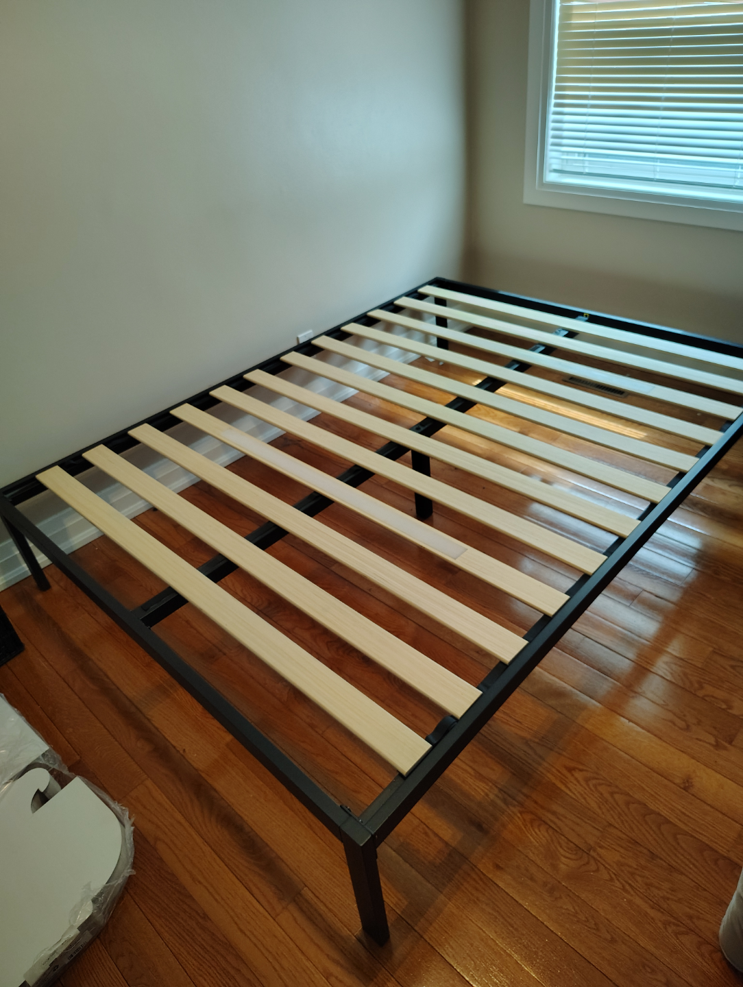 Queen Size Metal Platform Bed Frame