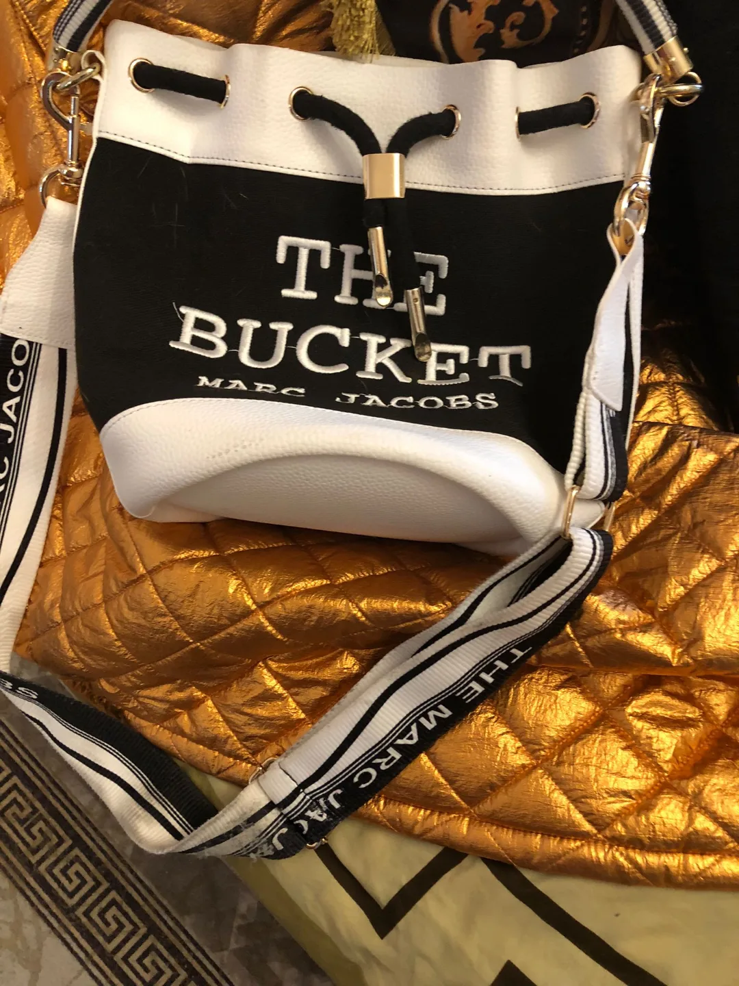 Marc Jacobs The Bucket Bag thumbnail