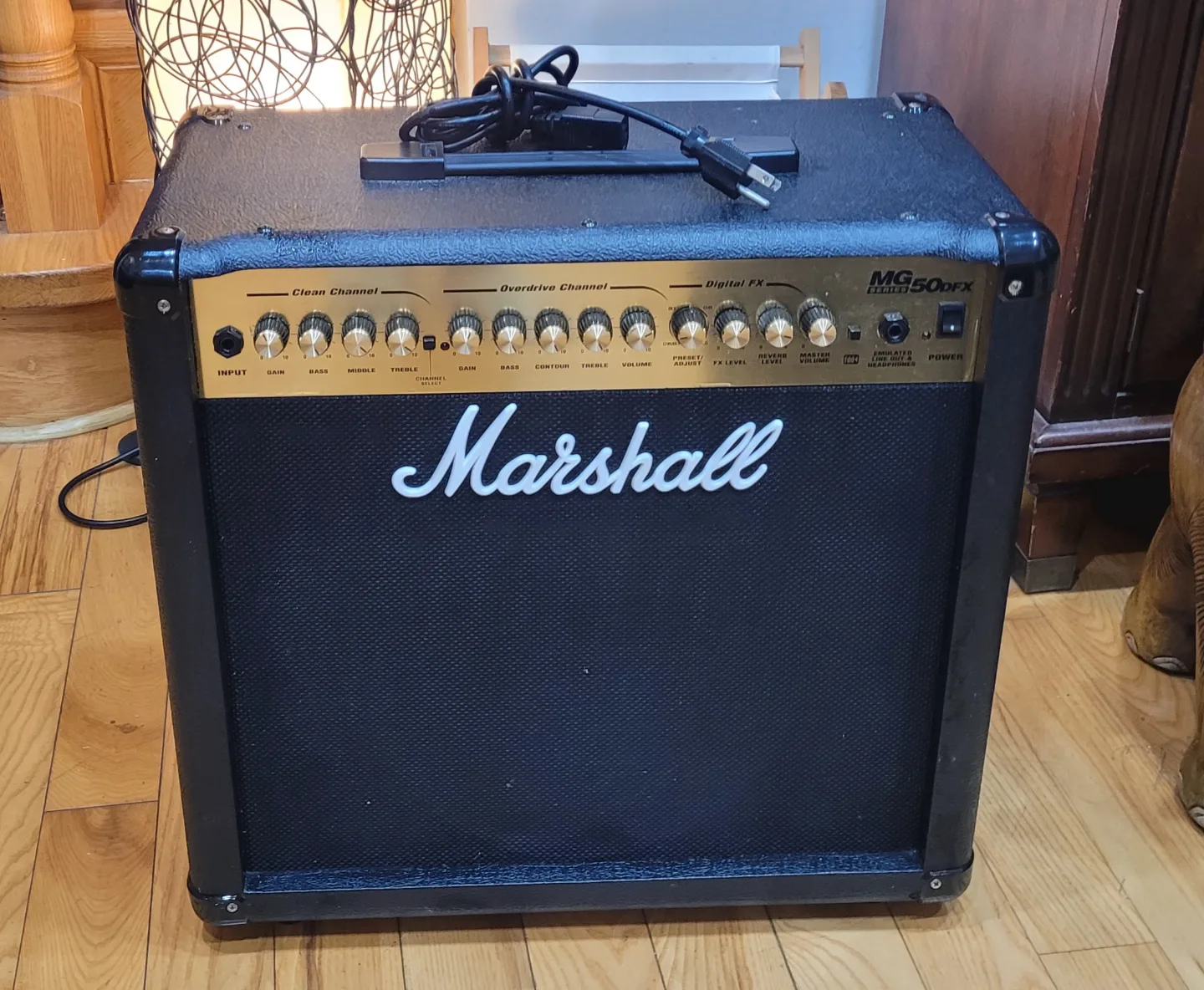 Marshall MG50DFX Guitar Amplifier image indicator(2)