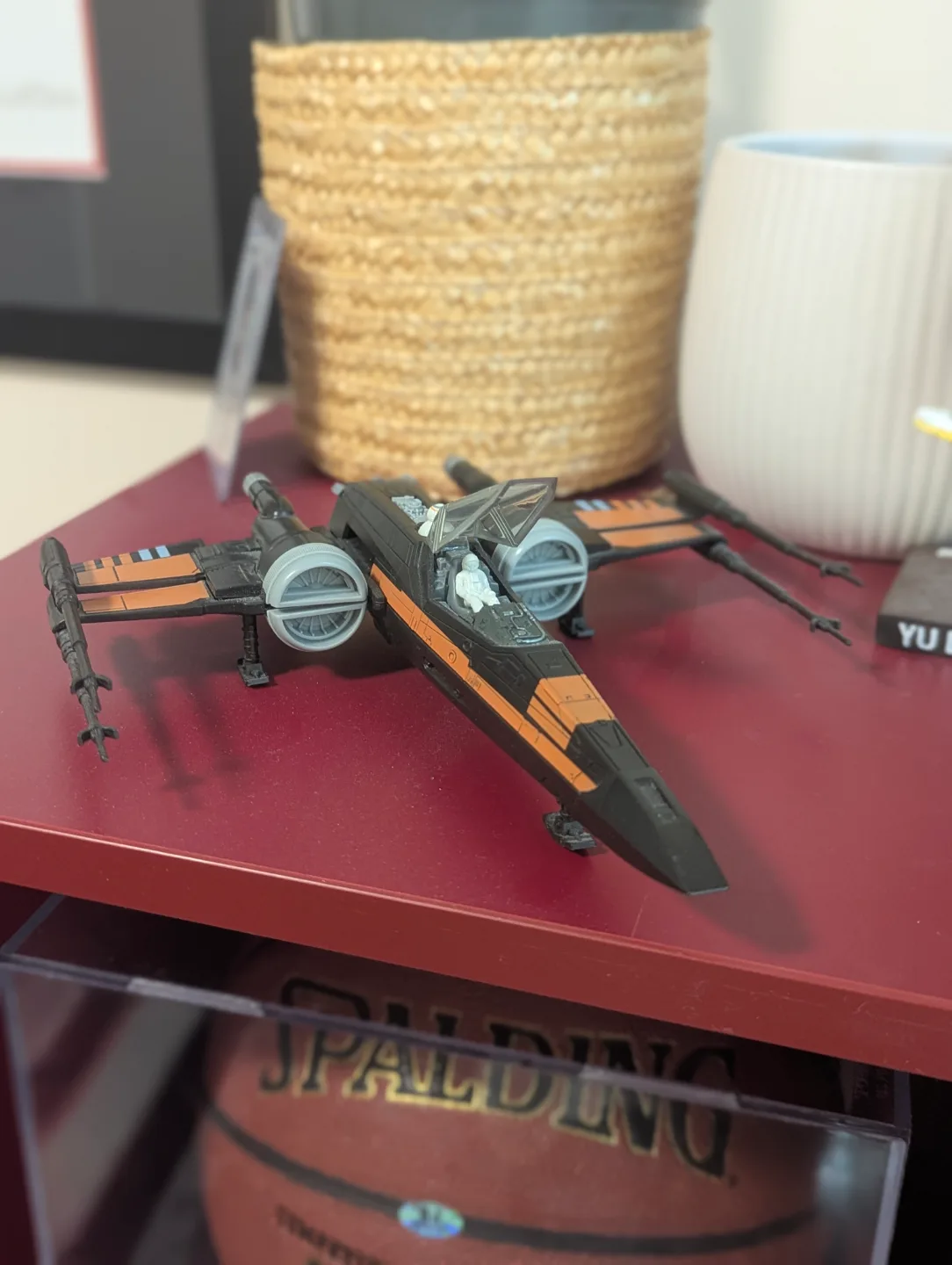 Star Wars Poe Dameron X-Wing Model image indicator(2)
