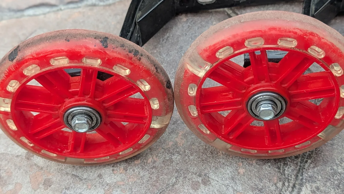 Kids' Bike Training Wheels - Red thumbnail