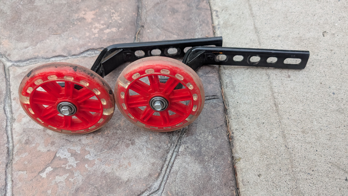 Kids' Bike Training Wheels - Red - photo 3