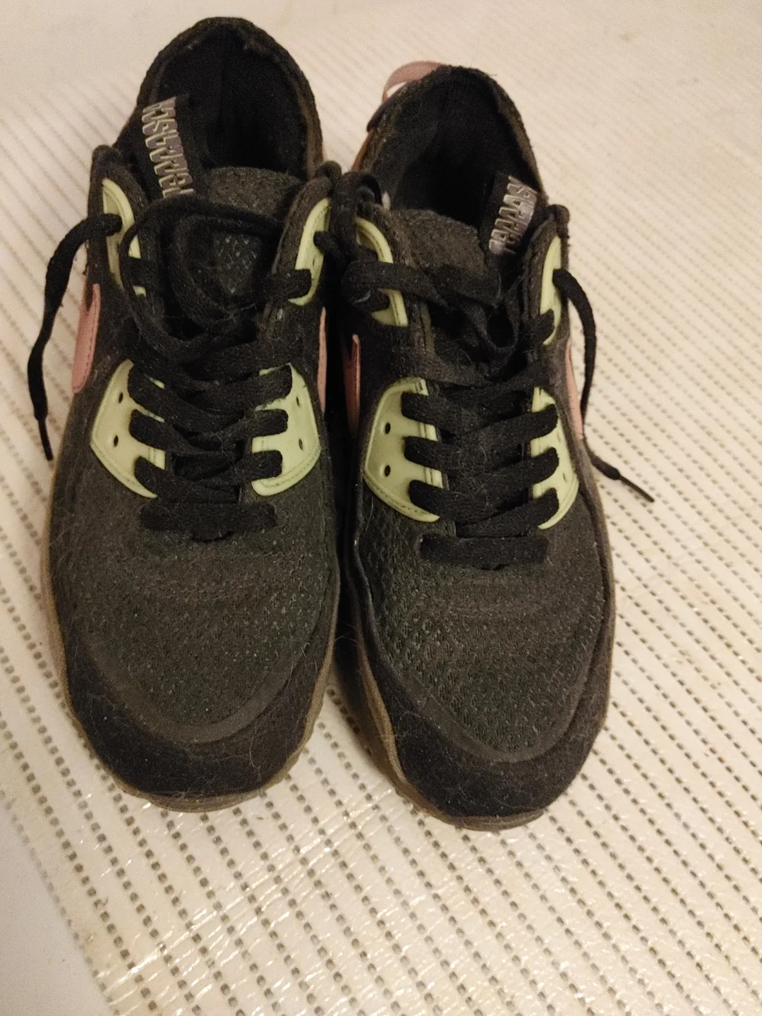 Nike Air Max 90 Women's Shoes thumbnail