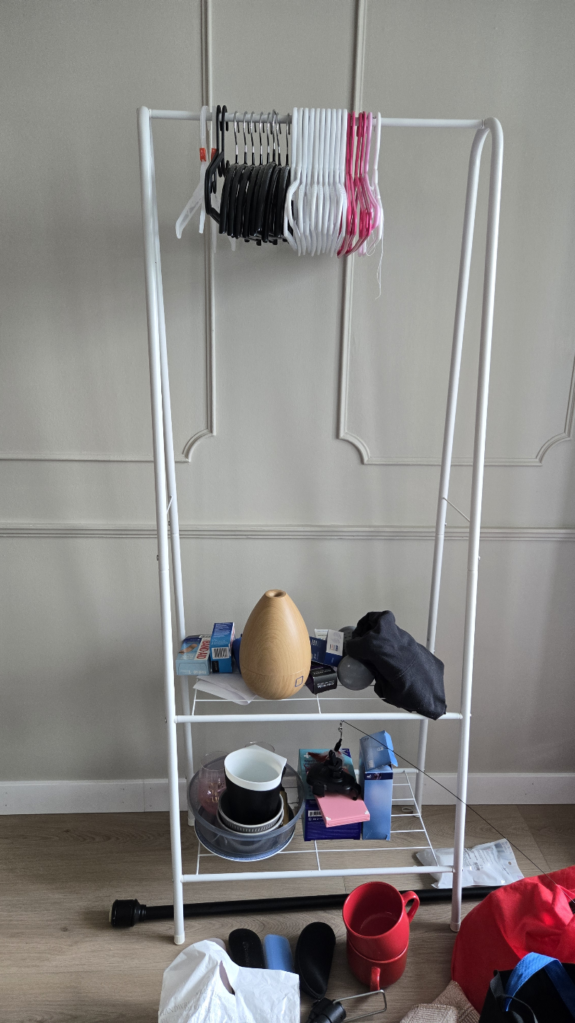 White Metal Clothing Rack - photo 3