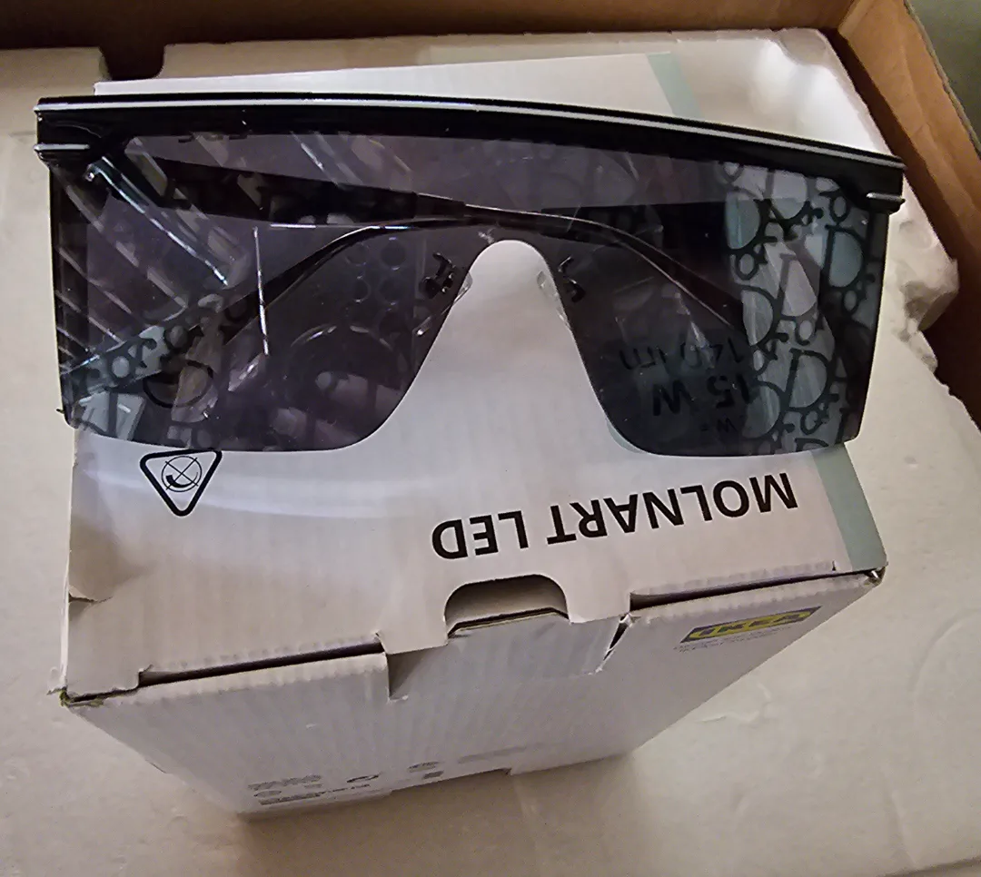 Sunglasses thumbnail