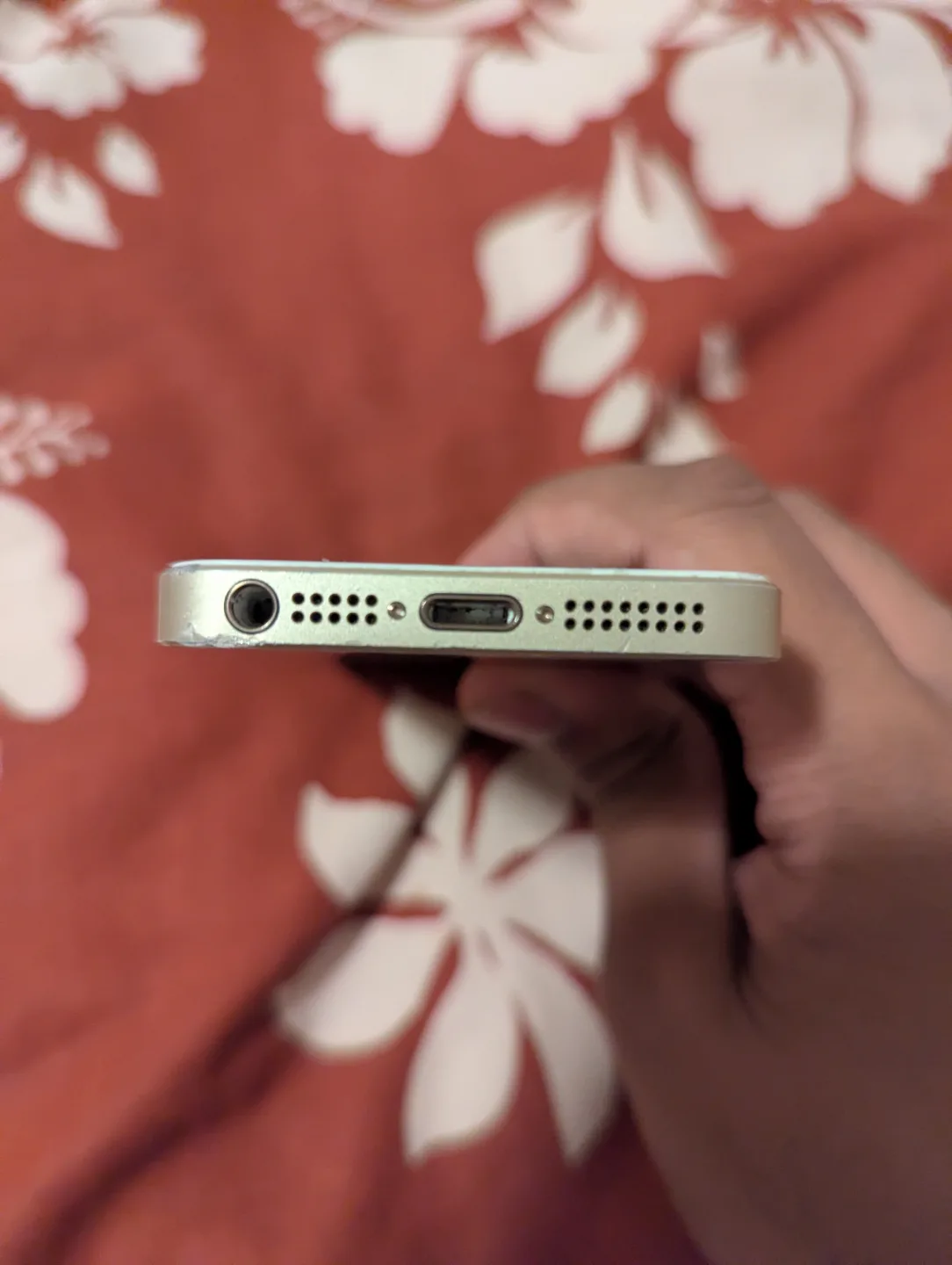 iPhone SE (1st Generation) - 16 GB - Gold (Read Description) image indicator(3)