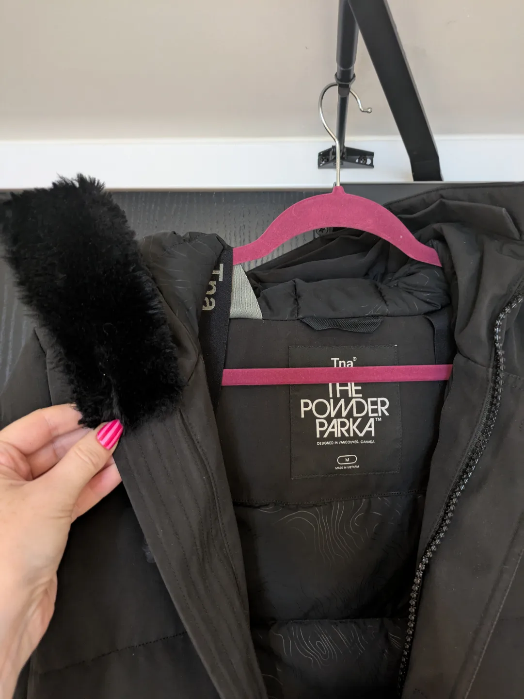 Tna The Powder Parka - Size Medium image indicator(3)