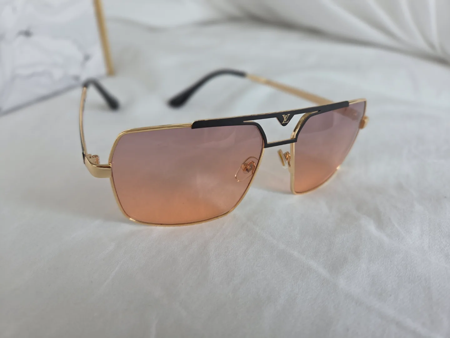 Louis Vuitton Sunglasses image indicator(2)