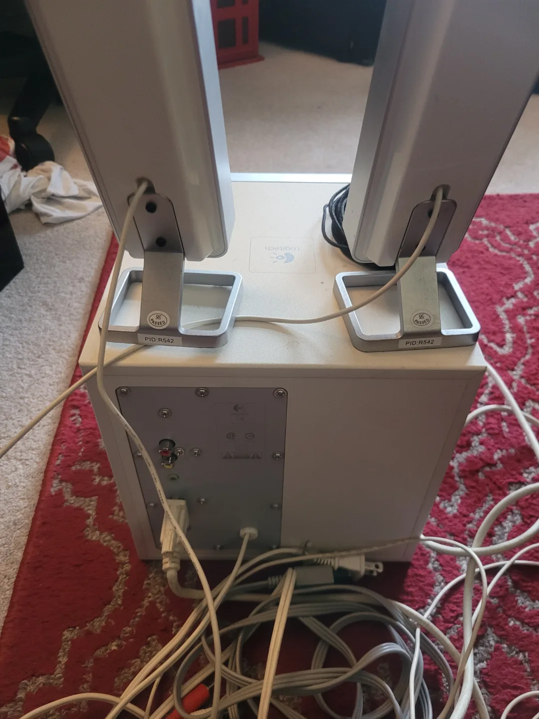 Logitech Z4 2.1 Speaker System image indicator(2)