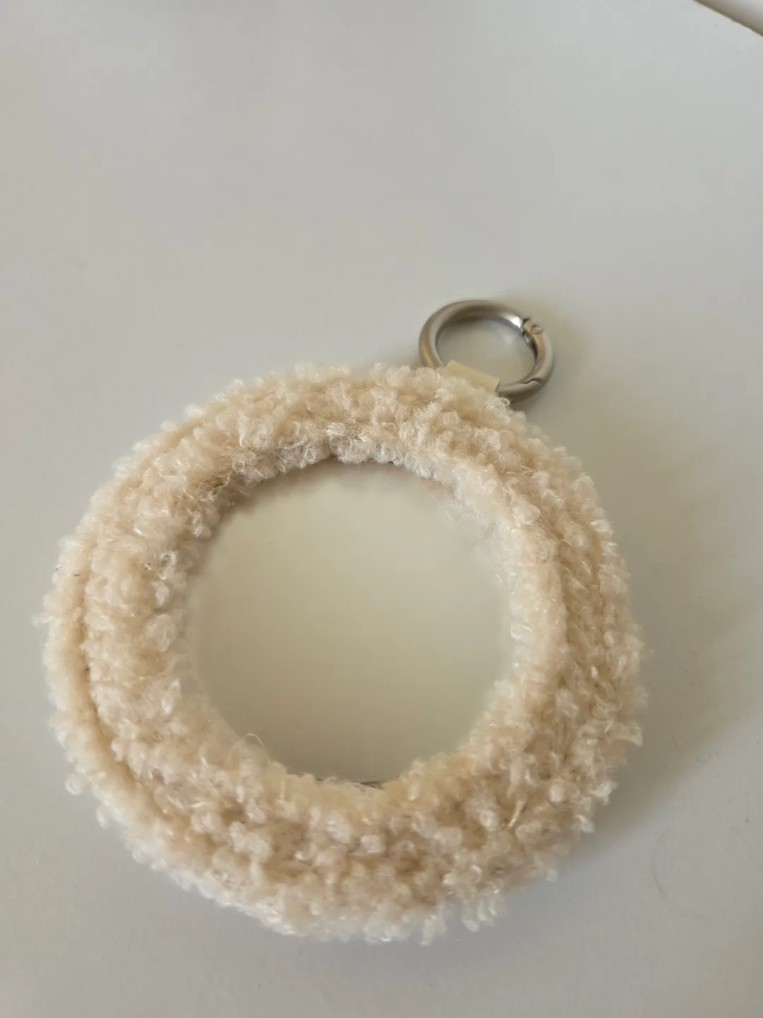 Beauty of Joseon Round Fluffy Keychain Mirror image indicator(2)