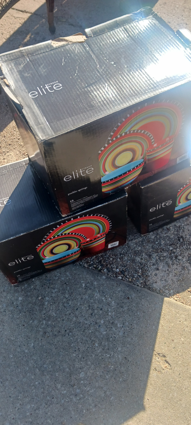 Elite Puebla Springs 16-Piece Dinnerware Set - 3 Boxes - photo 2
