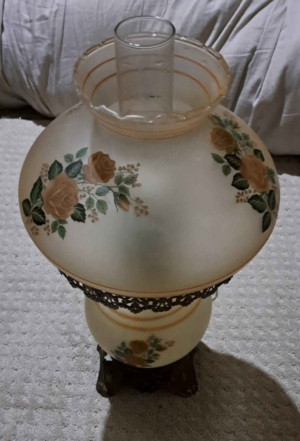 Large Floral Milk Glass Mid Century Rose Glass Lamp - photo 2