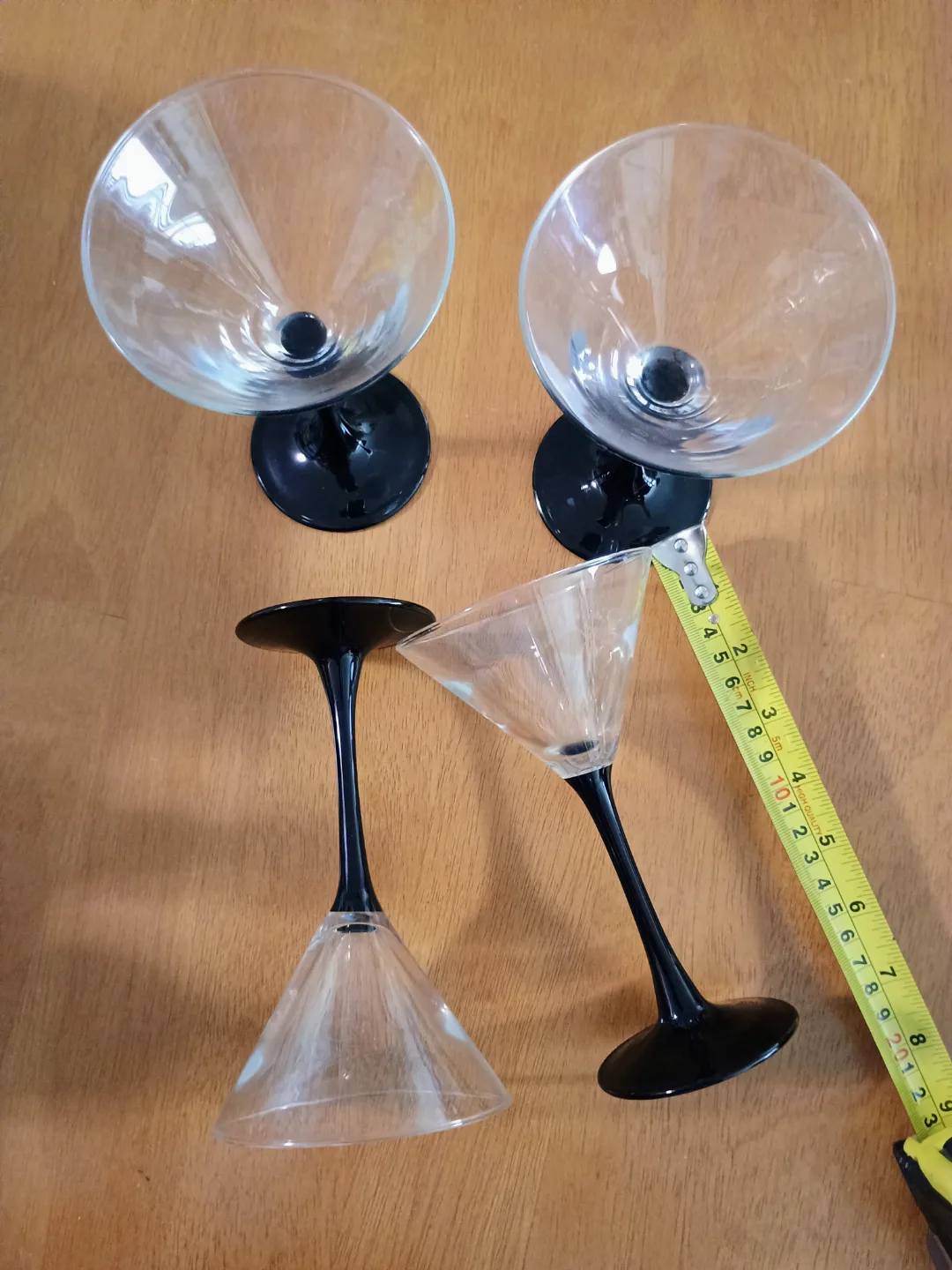 🏒👉 Elegant Set of four martini glasses🍸🍸🍸🍸 image indicator(2)