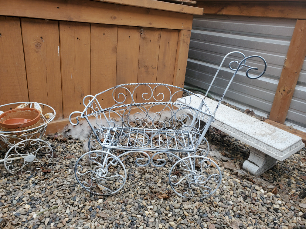 Set of 3 White Metal Planters: Wagon, Bicycle, and Urn - photo 4