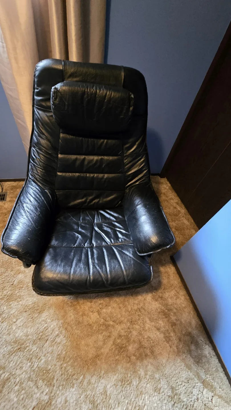 Leather swivel arm chair (large metal base) thumbnail