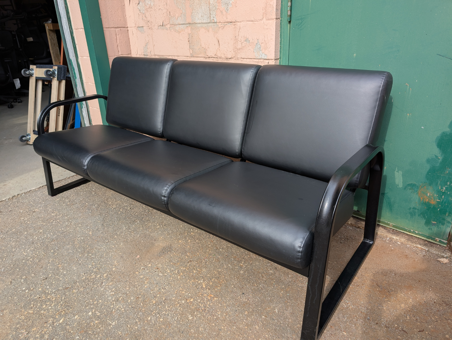 Black Three-Seater Sofa, Free delivery - photo 5