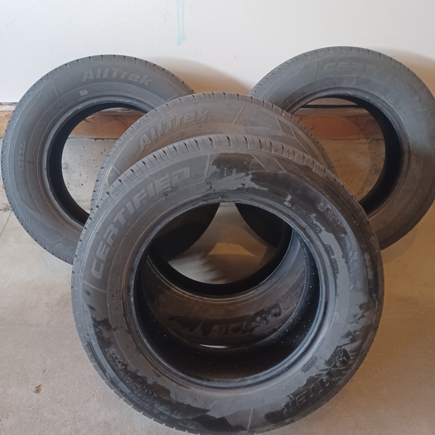 205/65R15 All Season