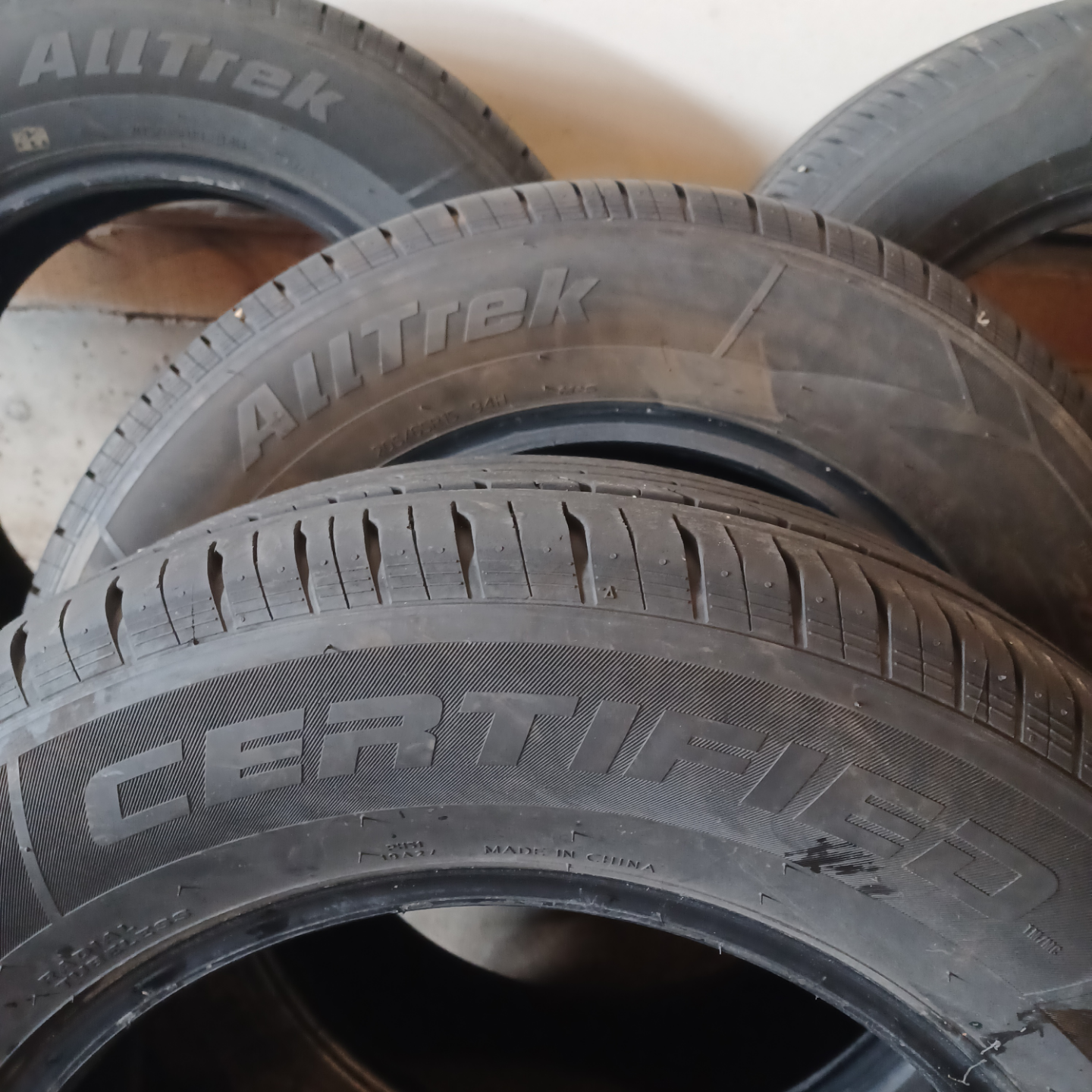 205/65R15 All Season - photo 3