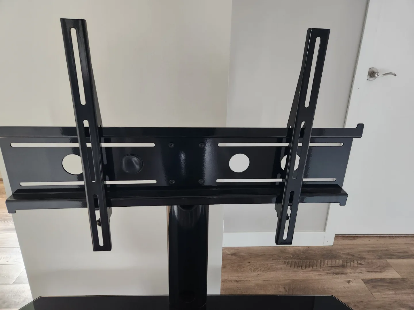 TechCraft TRK50B TV Stand with Mount image indicator(3)