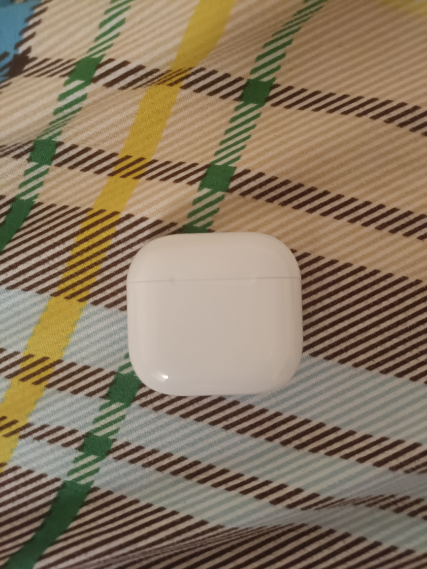 Apple AirPods with Charging Case - photo 2