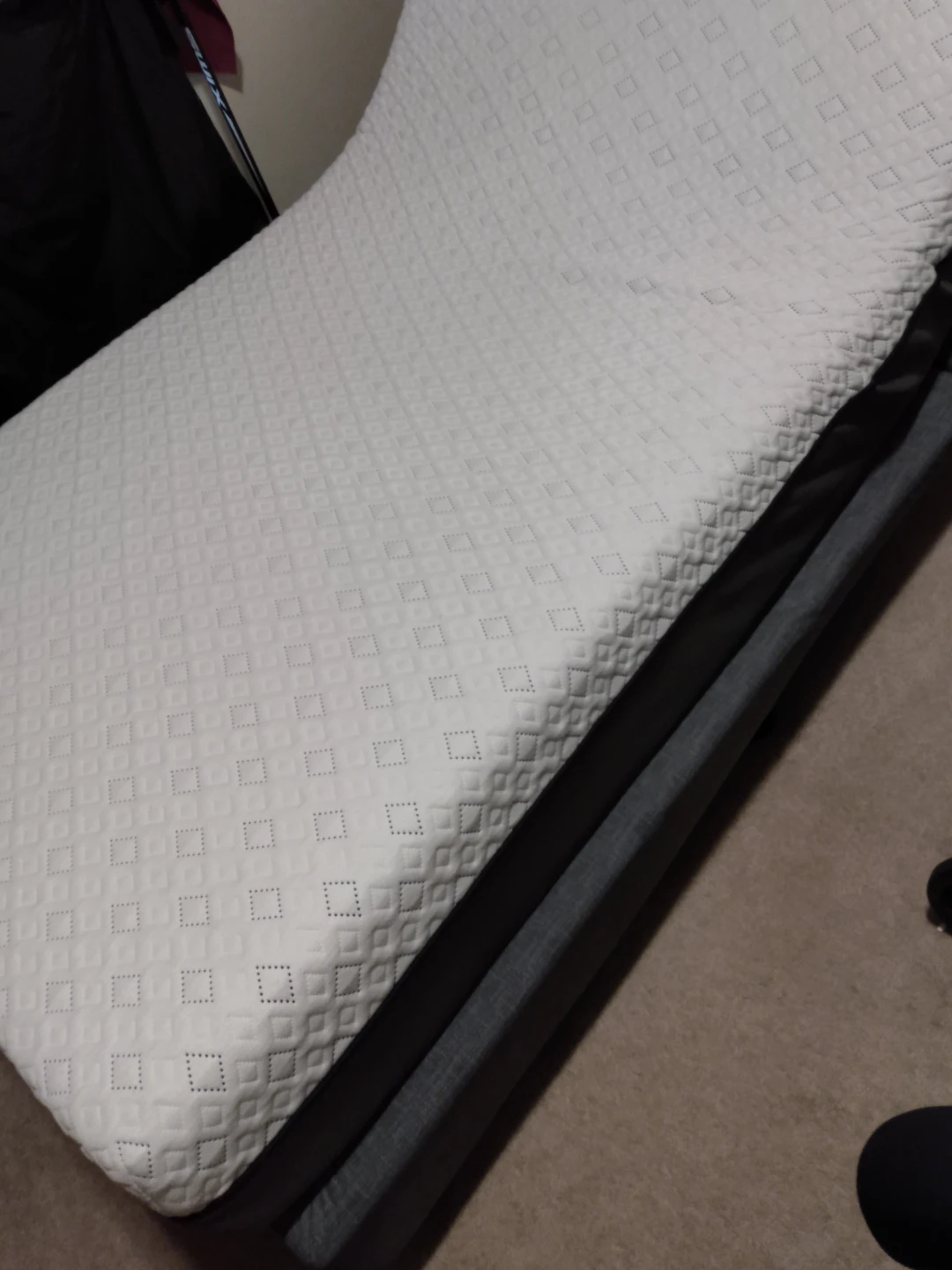 Adjustable Base with remote control vibration