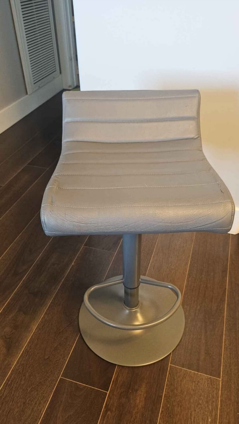Adjustable Grey Bar Stools x3 - photo 2