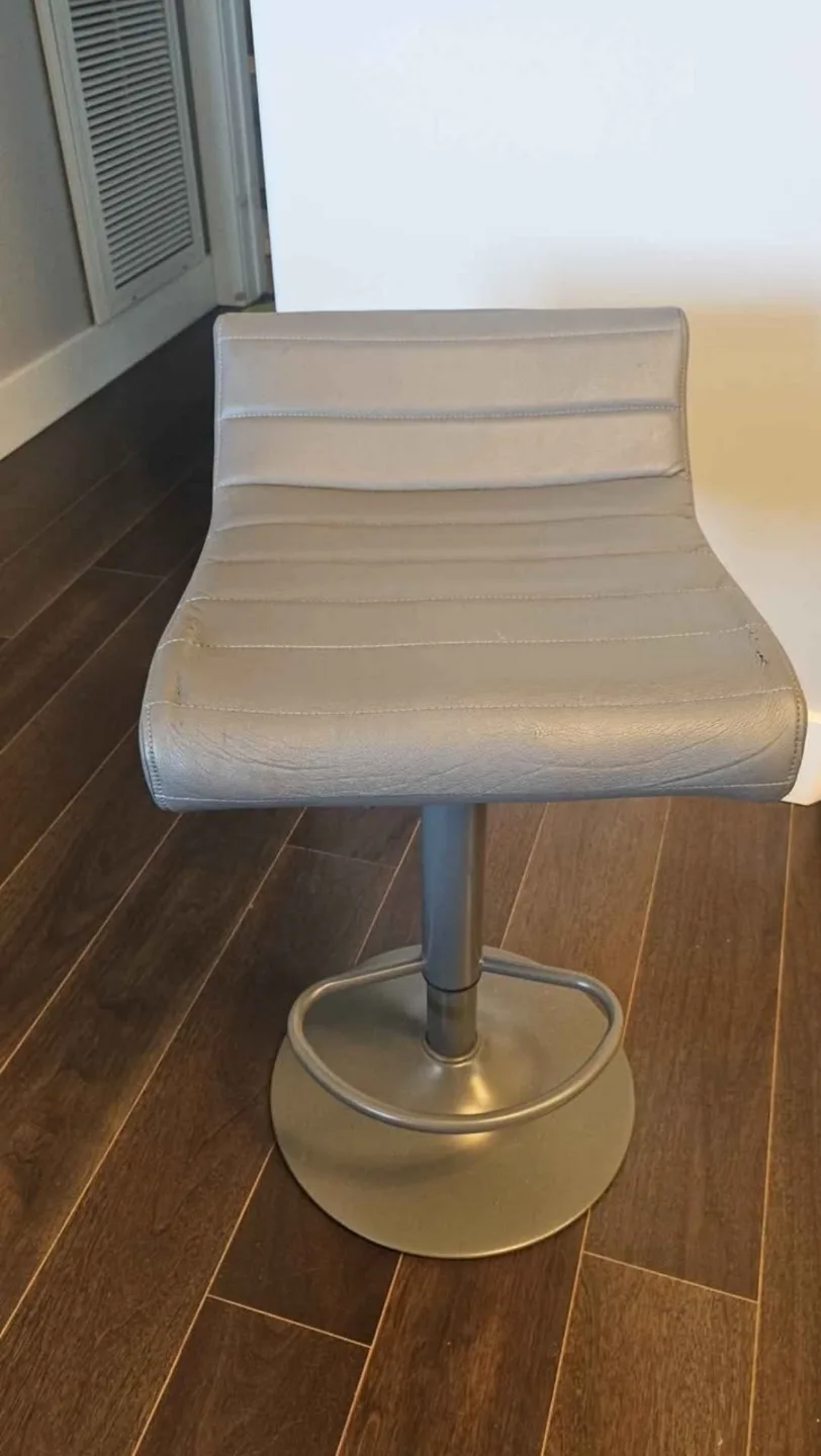 Adjustable Grey Bar Stools x3 image indicator(2)