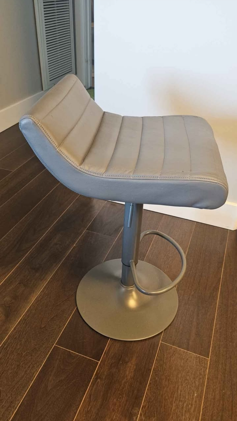 Adjustable Grey Bar Stools x3 - photo 3