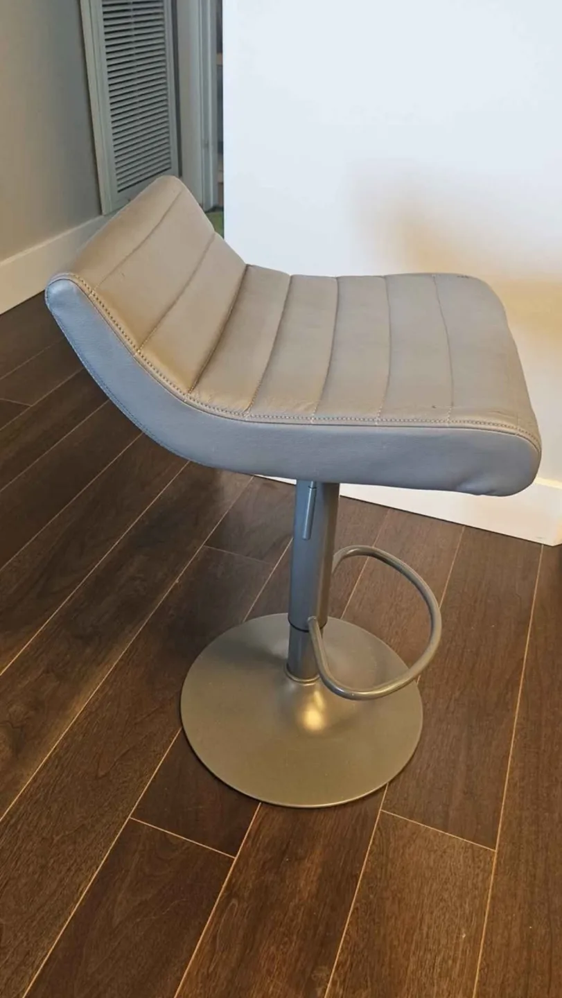 Adjustable Grey Bar Stools x3 image indicator(3)