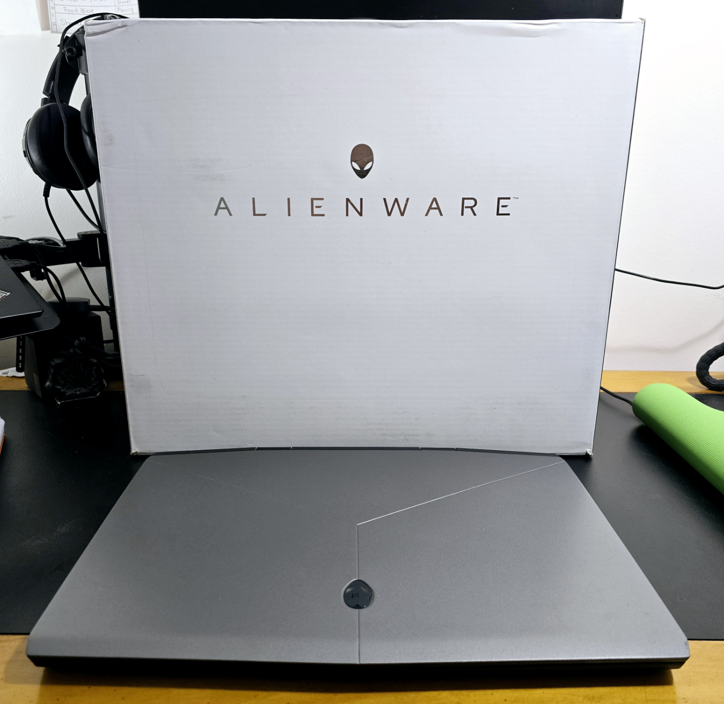 Alienware M17 Gaming Laptop i7 GeForce GTX2070 16GB RAM