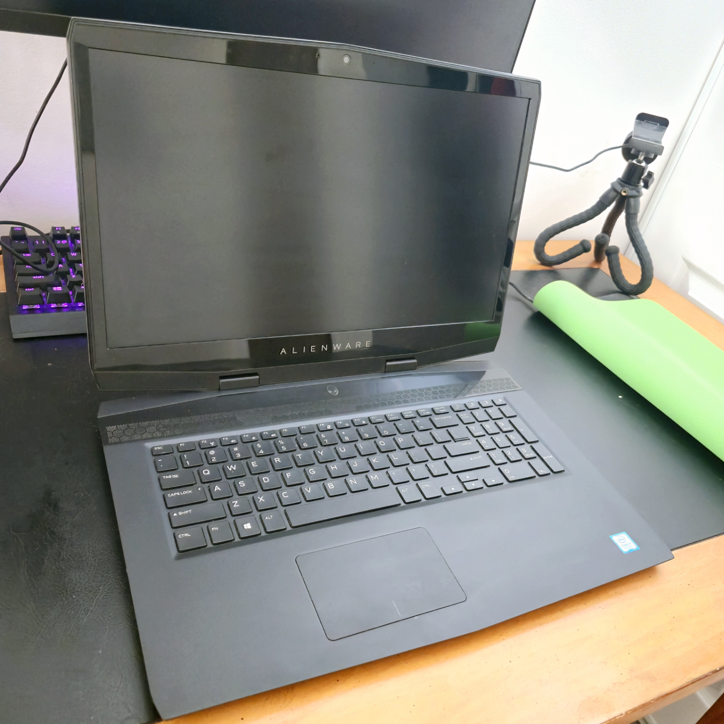 Alienware M17 Gaming Laptop i7 GeForce GTX2070 16GB RAM - photo 3