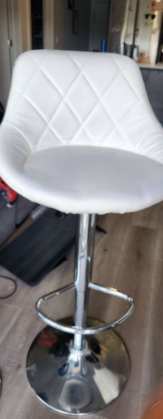 Pair of White PU Leather Bar Stools with Chrome Base