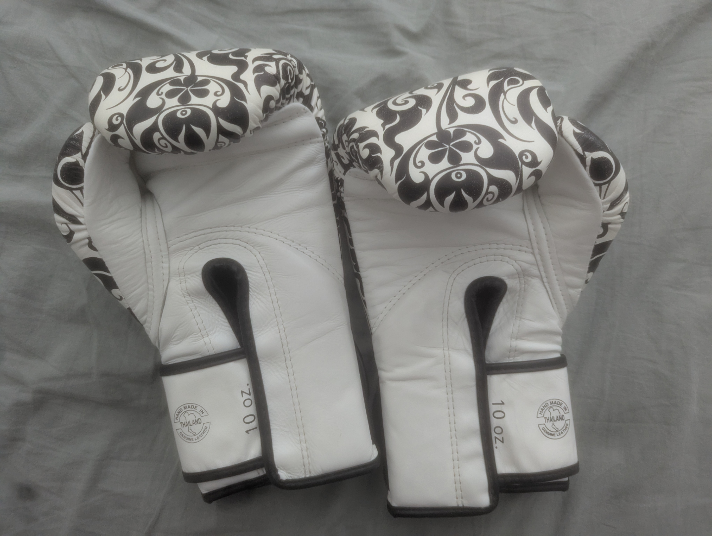 Fairtex Muay Thai Boxing Gloves - 10oz - White/Black - photo 2