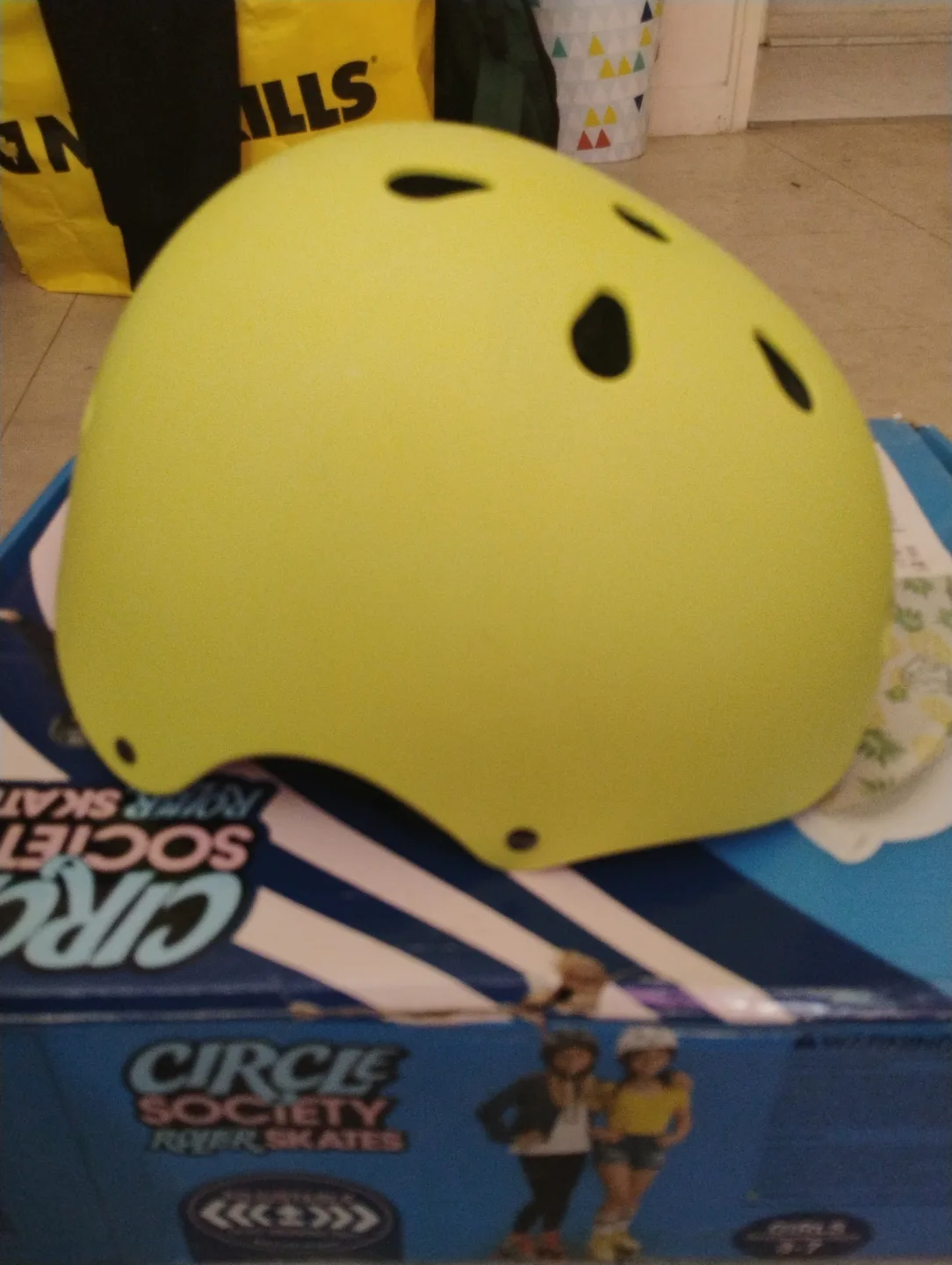 Kids' Yellow Helmet image indicator(2)