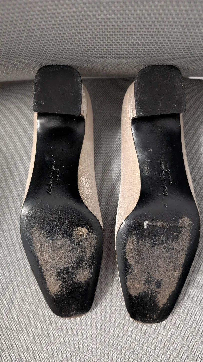 Salvatore Ferragamo Beige Satin Pumps image indicator(4)